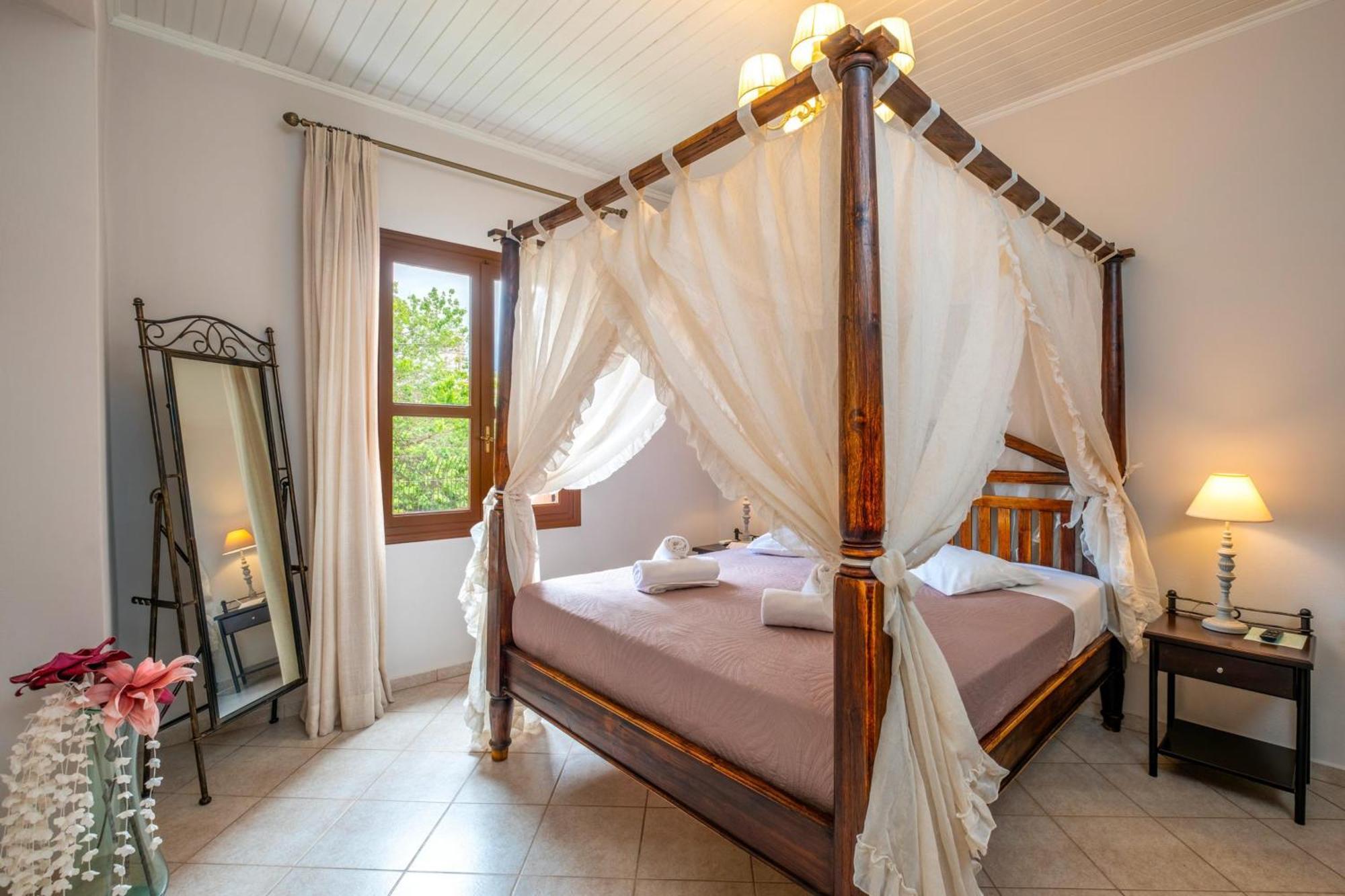 Santa Elena Boutique Rooms Hriszí Aktí Haniá Kültér fotó